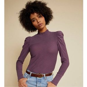 Nation T-Shirt with mock neck Medium